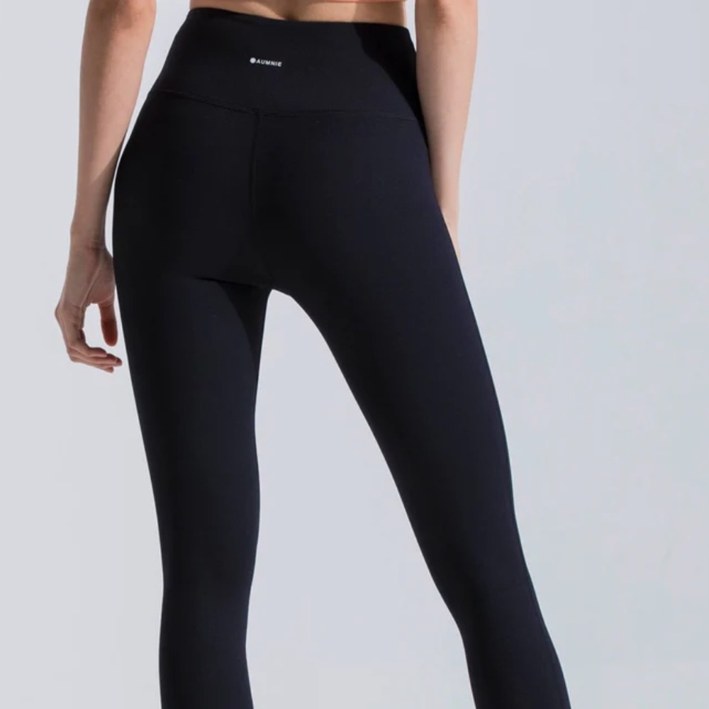 Aumnie High-Waist Legging Black